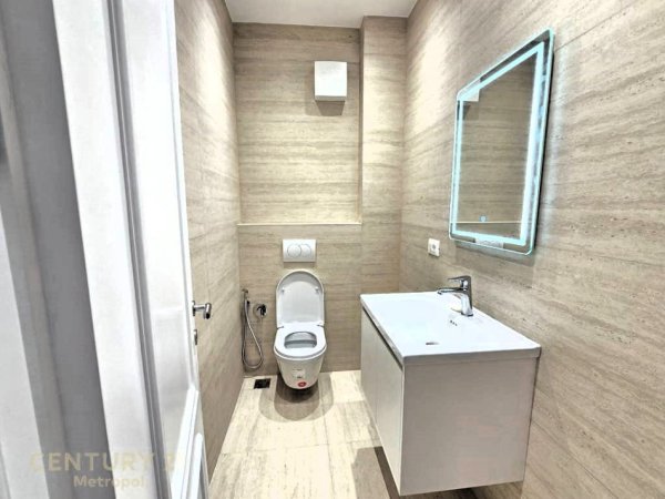 Tirane, jepet me qera apartament 2+1 Kati 5, 120 m² 1.150 € (Shallvaret)