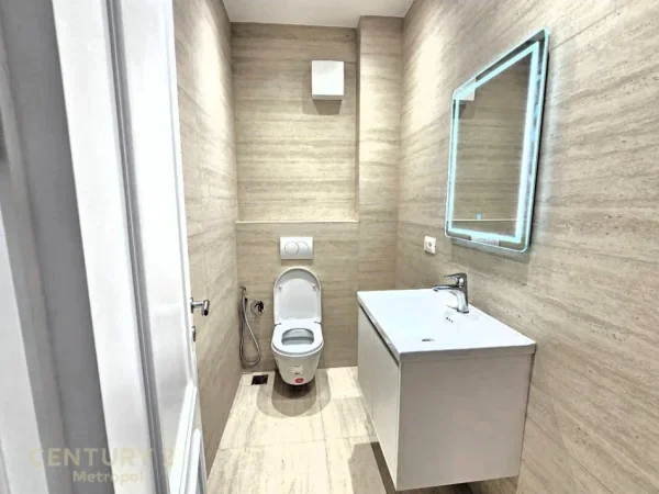 Tirane, jepet me qera apartament 2+1 Kati 5, 120 m² 1.150 € (Shallvaret)