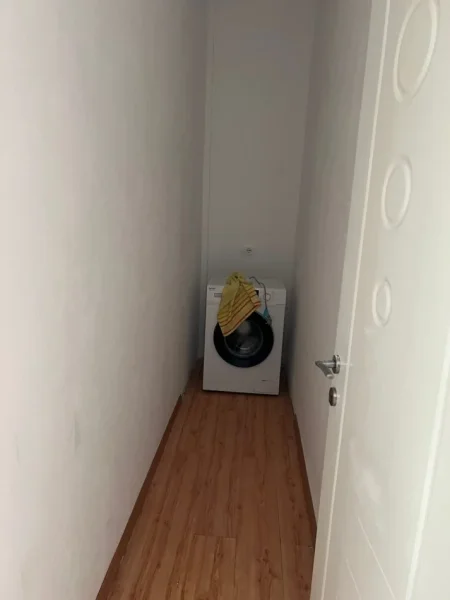 Tirane, jepet me qera Vile 2+1 Kati 4, 100 m² 350 € (5 Maji)