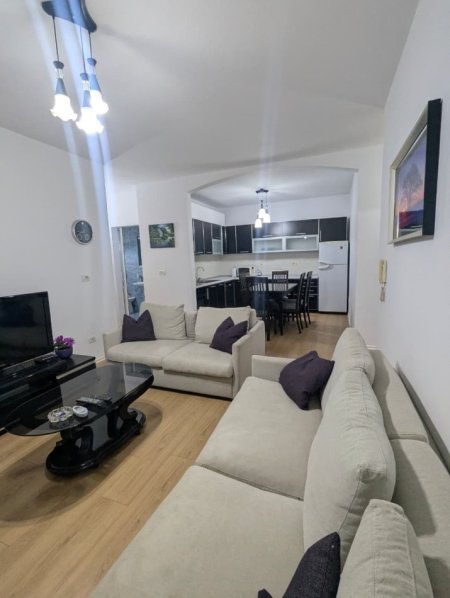 Tirane, jepet me qera apartament 2+1 Kati 6, 89 m² 850 € (Stadiumi Dinamo)