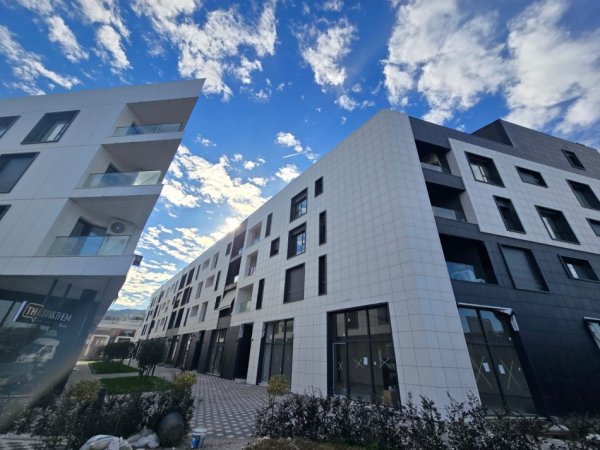 Tirane, shitet apartament 2+1 , 95 m² 218.000 € (liqeni thate)