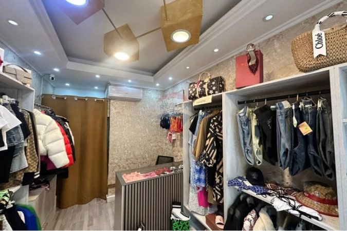 Tirane, shitet dyqan , 25 m² (Vasil Shanto)