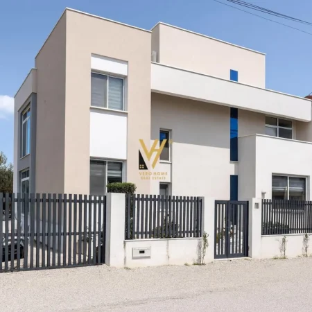 Tirane, shitet Vile 3 Katshe Kati 0, 360 m² 780.000 € (VILAT GJERMANE)