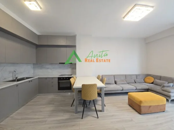 Tirane, jepet me qera apartament 1+1+Ballkon Kati 5, 70 m² , 75000 Leke(Komuna e Parisit)