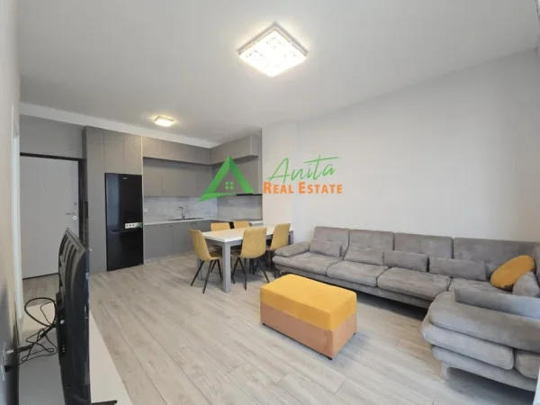 Tirane, jepet me qera apartament 1+1+Ballkon Kati 5, 70 m² , 75000 Leke(Komuna e Parisit)