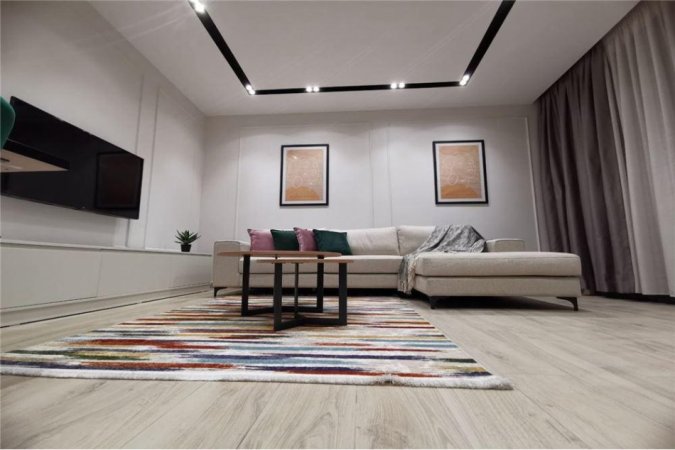 Tirane, jepet me qera apartament 1+1 Kati 1, 120 m² 950 € (Teg)