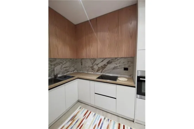 Tirane, jepet me qera apartament 1+1 Kati 1, 120 m² 950 € (Teg)