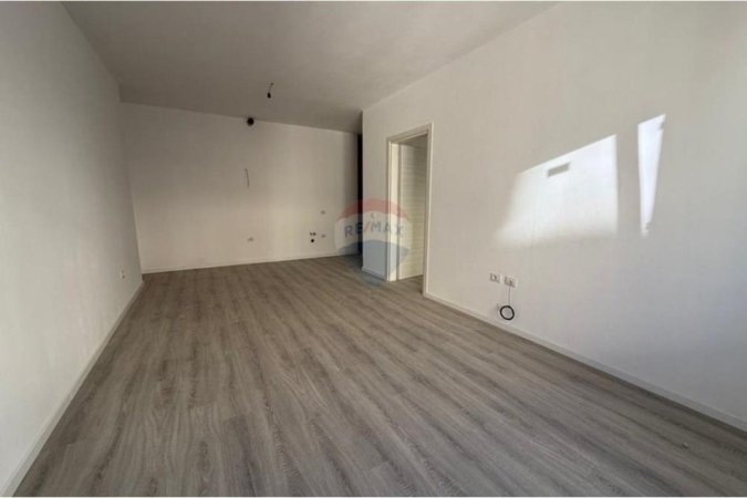 Tirane, shitet apartament 1+1+Ballkon Kati 3, 71 m² 130.000 € 