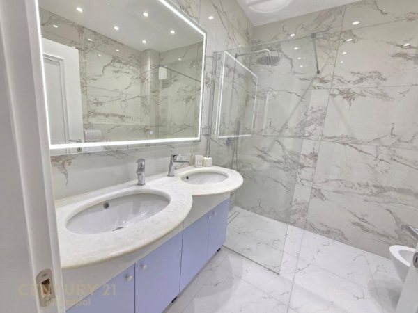 Tirane, jepet me qera apartament 2+1 Kati 5, 120 m² 1.150 € (Shallvare)