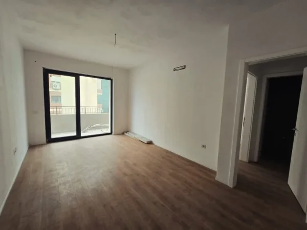 Tirane, shitet apartament 1+1 , 78 m² 175.000 € (prane radison)