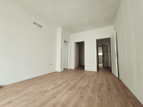 Tirane, shitet apartament 1+1 , 78 m² 175.000 € (prane radison)
