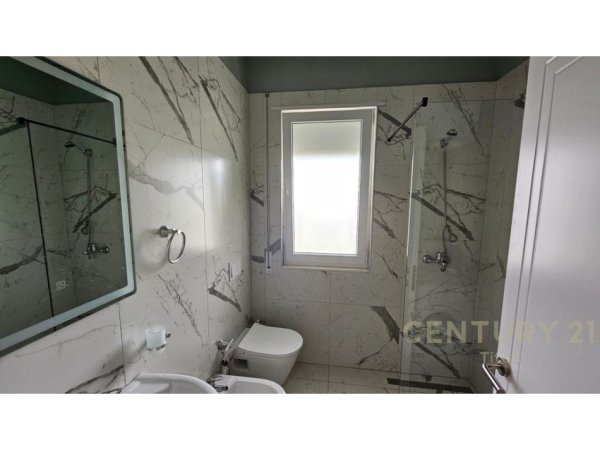 Tirane, jepet me qera apartament 1+1 Kati 6, 40 m² 400 € (Don Bosko)