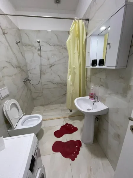 Tirane, jepet me qera apartament 2+1 Kati 2, 80 m² 630 € 