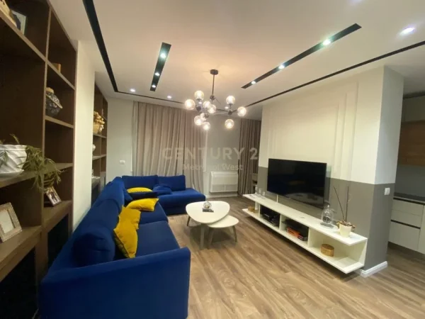 Tirane, jepet me qera apartament 3+1+Ballkon Kati 11, 114 m² 1.700 €