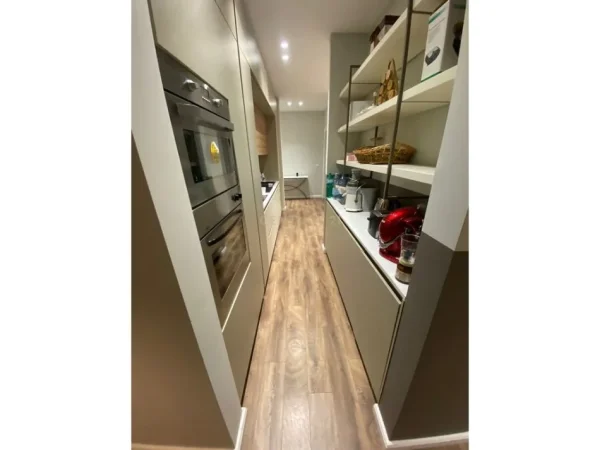 Tirane, jepet me qera apartament 3+1+Ballkon Kati 11, 114 m² 1.700 €