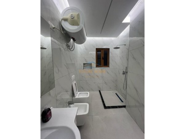 Tirane, jepet me qera apartament 3+1+Ballkon Kati 1, 145 m² 800 € (Don Bosko)