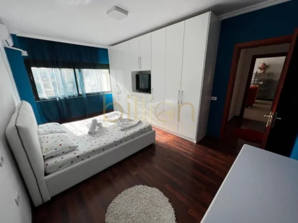 Tirane, jepet me qera 2+1 , 112 m² 800 € (MyslymShyri)