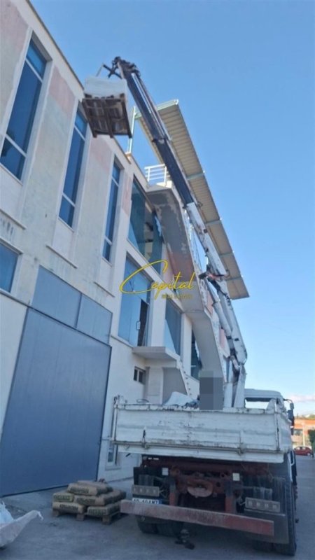 Tirane, jepet me qera ambjent biznesi Kati 0, 800 m² 2.400 € (AUTOSTRADA TR-DR)