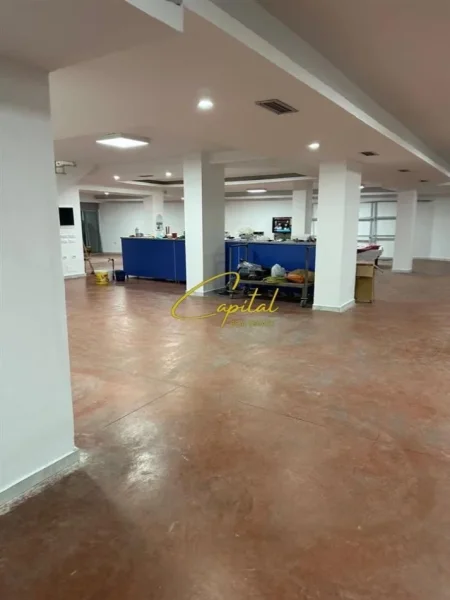 Tirane, jepet me qera ambjent biznesi Kati -1, 450 m² 2.800 € (RRUGA JORDAN MISJA)