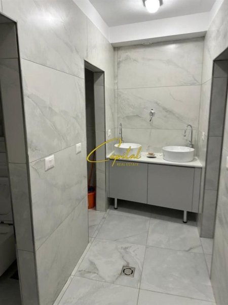 Tirane, jepet me qera ambjent biznesi Kati -1, 450 m² 2.800 € (RRUGA JORDAN MISJA)