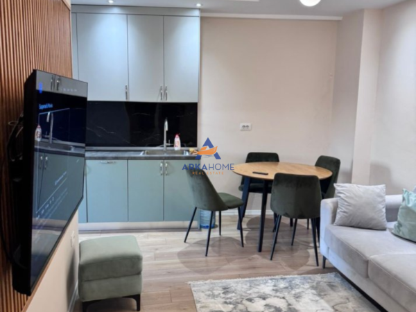 Tirane, jepet me qera apartament 1+1 Kati 3, 500 € 