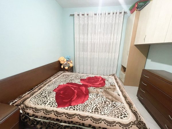 Tirane, jepet me qera apartament 1+1+Ballkon Kati 7, 80 m² 400 € (Fresk)