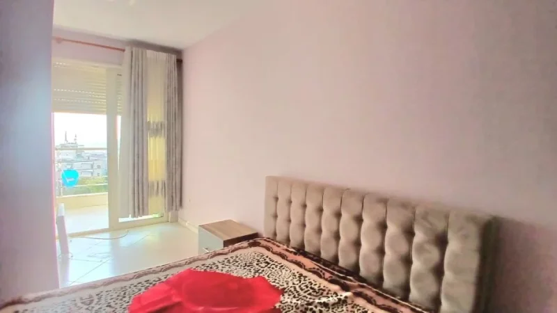 Tirane, jepet me qera apartament 1+1+Ballkon Kati 7, 80 m² 400 € (Fresk)