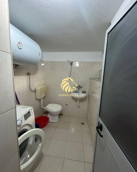 Tirane, jepet me qera 1 Katshe , 60 m² 400 € (Pazari Ri)