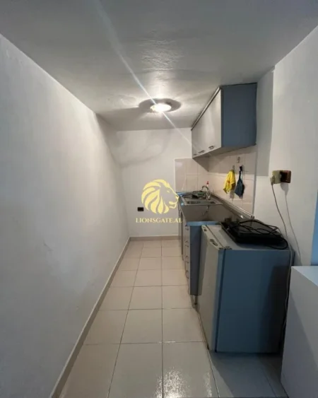 Tirane, jepet me qera 1 Katshe , 60 m² 400 € (Pazari Ri)