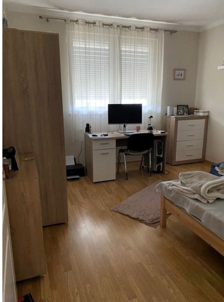 Tirane, jepet me qera Vile 3 Katshe Kati 0, 400 m² 1.500 € (teg)