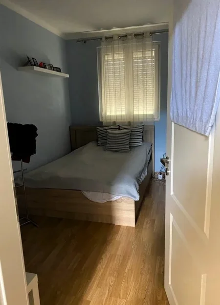 Tirane, jepet me qera Vile 3 Katshe Kati 0, 400 m² 1.500 € (teg)