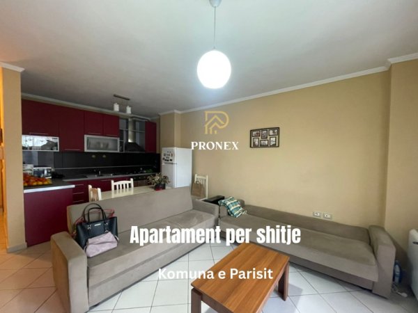 Tirane, shitet apartament 1+1 Kati 2, 70 m² 164.000 € (Rruga Robert Shvarc)