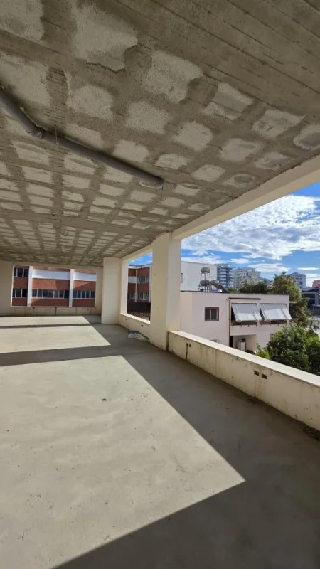 Lushnje, shes ambjent biznesi Kati 0, 318 m² 360.000 € (Qender Qytetit Lushnje)