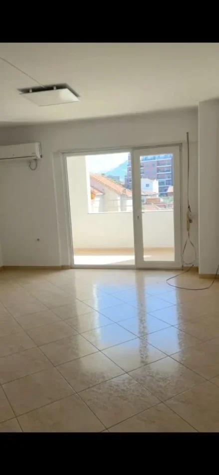 Tirane, jepet me qera zyre Kati 2, 128 m² 500 € (SIRI KODRA)