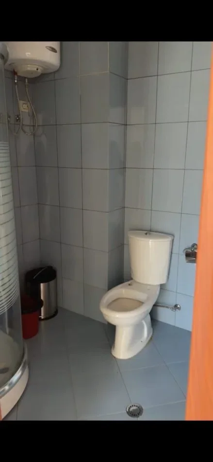 Tirane, jepet me qera zyre Kati 2, 128 m² 500 € (SIRI KODRA)