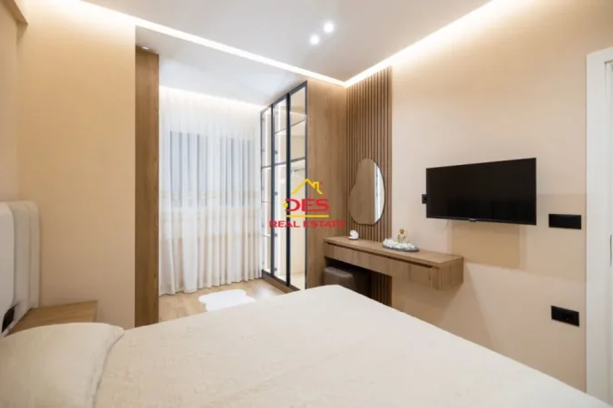 Vlore, jepet me qera apartament 1+1+Ballkon Kati 5, 70 m² 600 € (Lungomare)