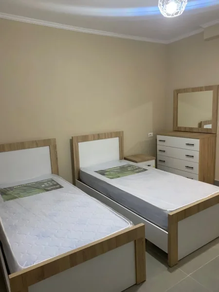 Tirane, jepet me qera apartament 1+1+Ballkon Kati 1, 56 m² 400 € (Laprake)