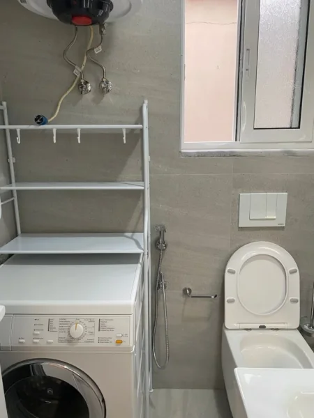 Tirane, jepet me qera apartament 1+1+Ballkon Kati 1, 56 m² 400 € (Laprake)