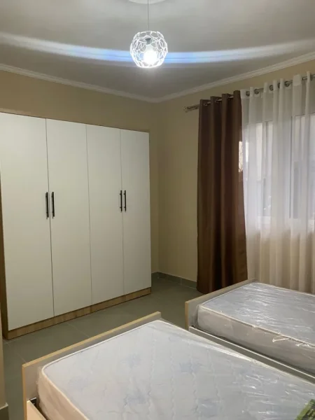 Tirane, jepet me qera apartament 1+1+Ballkon Kati 1, 56 m² 400 € (Laprake)
