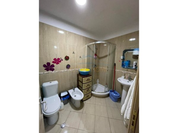 Tirane, jepet me qera apartament 1+1 Kati 3, 82 m² 450 € 