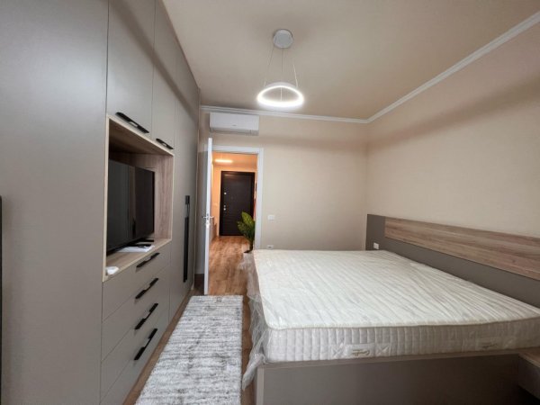 Tirane, jepet me qera apartament 1+1 , 60 m² 1.000 € (Liqeni i Thate)
