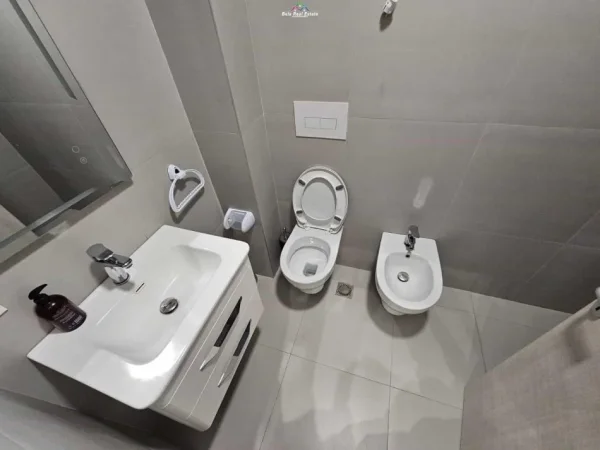 Tirane, jepet me qera apartament 1+1 Kati 3, 70 m² 590 € (Astir, River Residence)