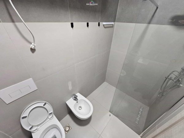 Tirane, jepet me qera apartament 1+1 Kati 3, 70 m² 590 € (Astir, River Residence)