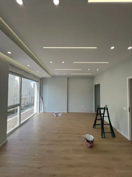 Tirane, jepet me qera Vile 3 Katshe Kati 3, 200 m² 1.200 € (Farka)