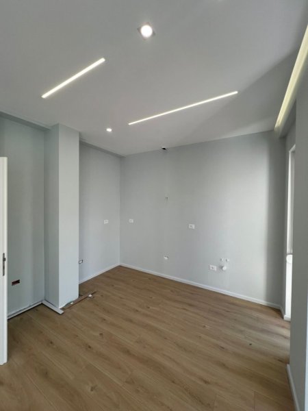 Tirane, jepet me qera Vile 3 Katshe Kati 3, 200 m² 1.200 € (Farka)