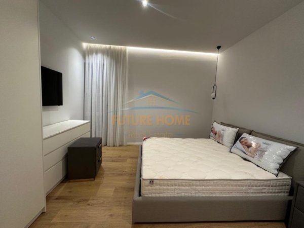 Tirane, jepet me qera apartament 3+1 , 285 m² 2.800 € 