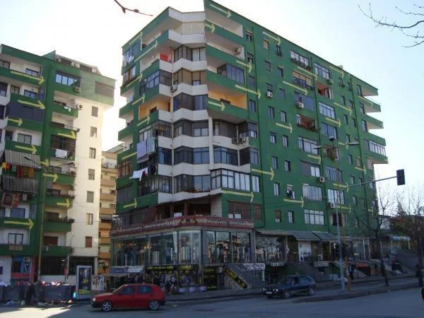 Tirane, jepet me qera apartament 2+1+Ballkon Kati 6, 85 m² 460 € (Pallati me Shigjeta)