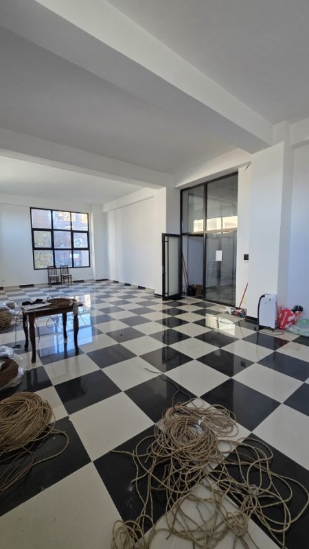 Lushnje, shes dyqan Kati 0, 116 m² (Qendra Sanitare Lushnje)