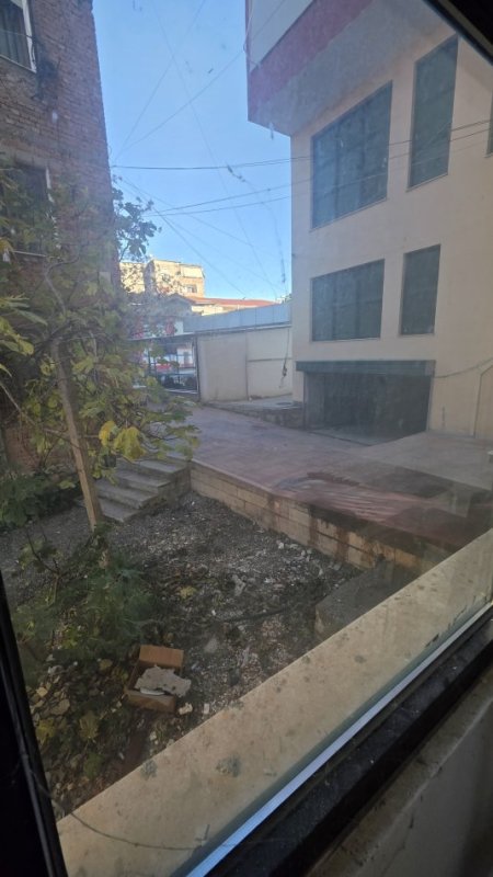 Lushnje, shes dyqan Kati 0, 116 m² (Qendra Sanitare Lushnje)