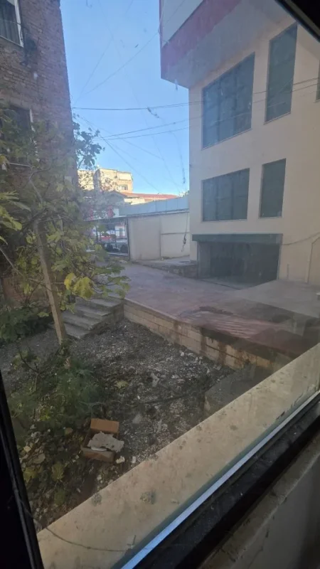 Lushnje, shes dyqan Kati 0, 116 m² (Qendra Sanitare Lushnje)